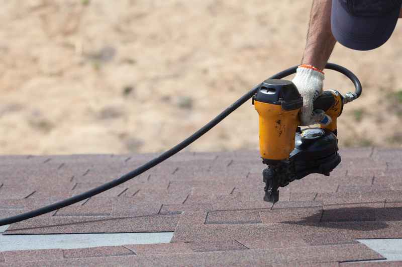 How to Choose Between Repairing vs. Replacing Your Roof