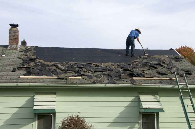 When to Repair vs. Replace a Roof in Lehigh Acres